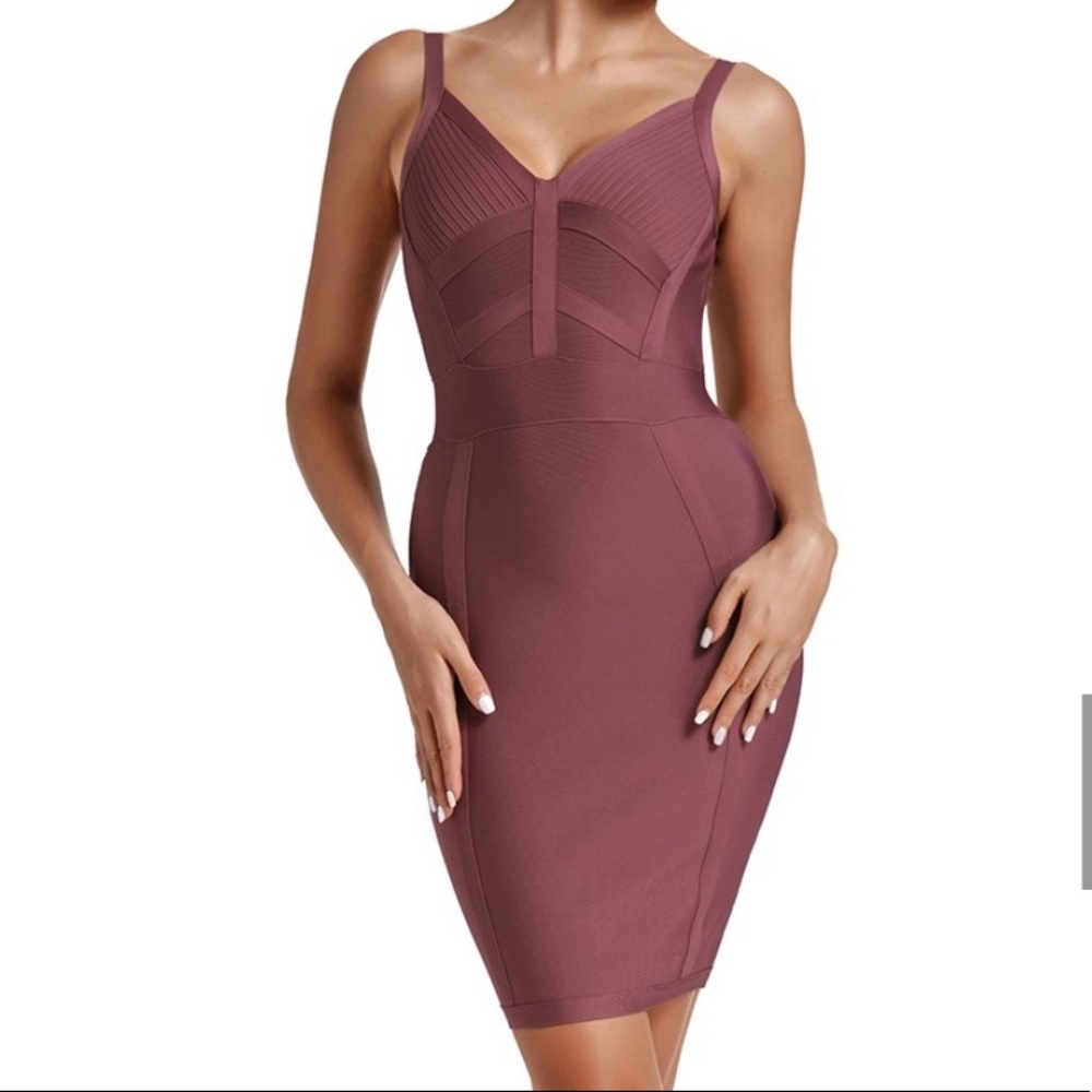 Free📦 NWOT Plum Bodycon Bandage Mini Dress